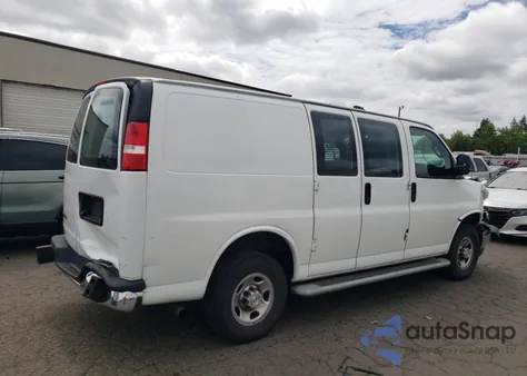 2021 Chevrolet Express G2500 z USA, uszkodzony, nr VIN 1GCWGAF71M1270693